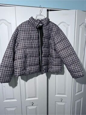 Time and Tru Black and White Plaid Puffer Jacket